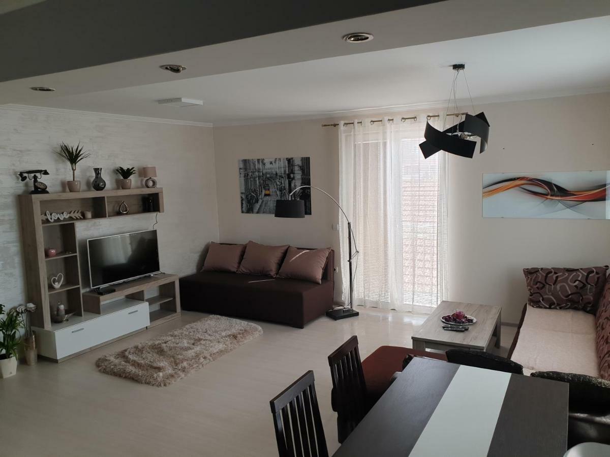 Apartmani Stari Grad Чачак Екстер'єр фото