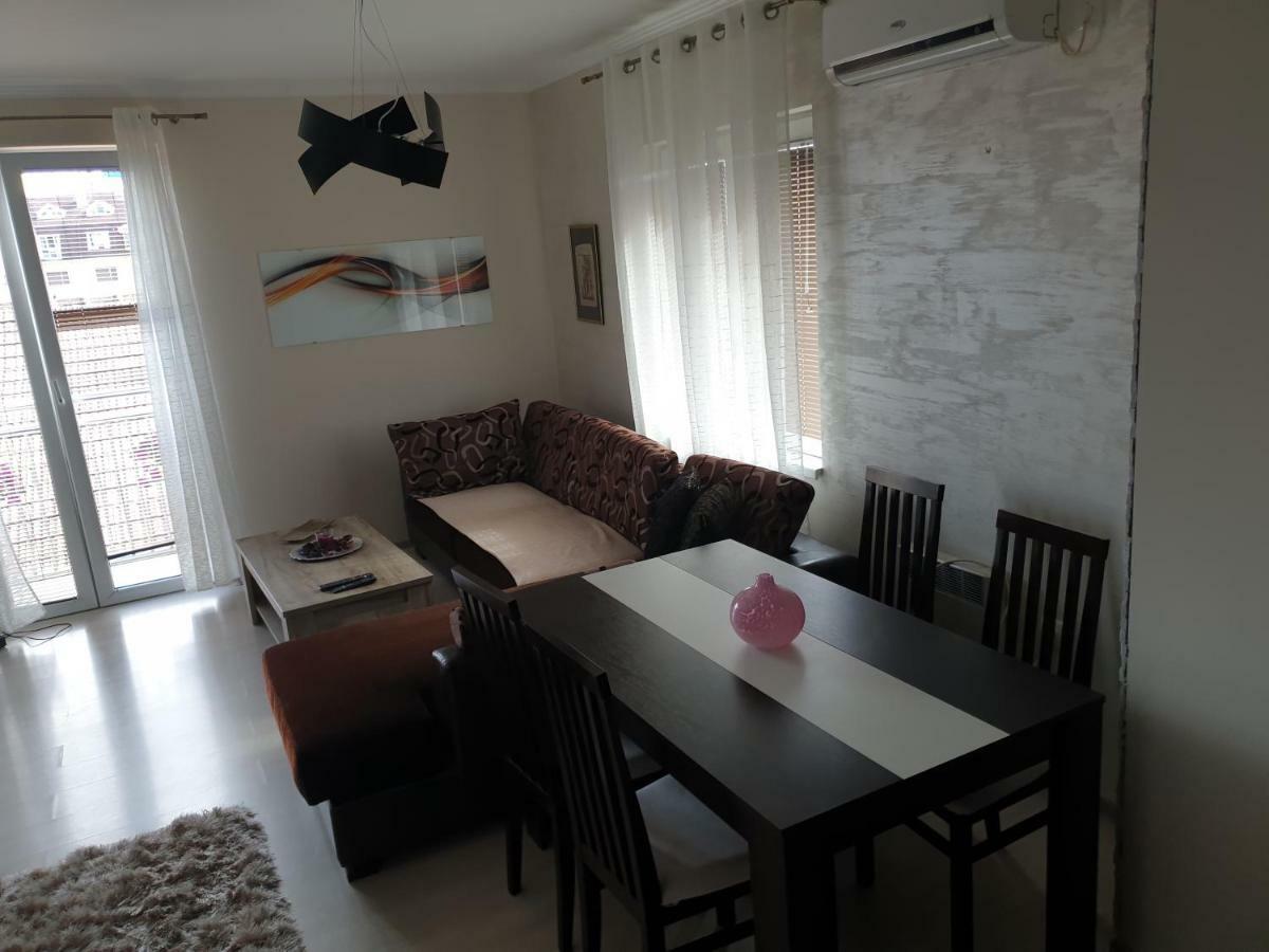 Apartmani Stari Grad Чачак Екстер'єр фото